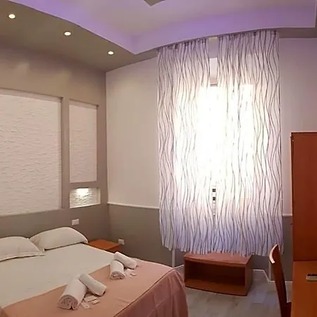 Legends Hostal Roma